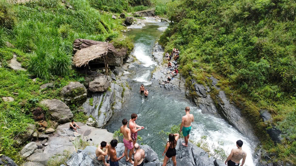 Du Gia waterfall (The most beautiful natural waterfall in Ha Giang)